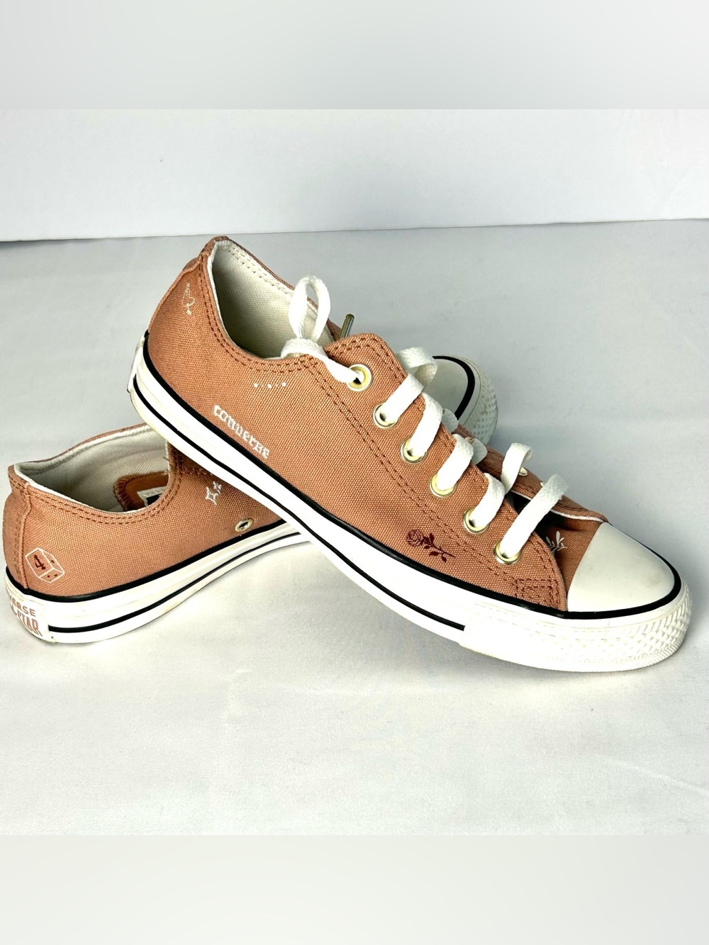 Converse Sneakers Womens Size 7 Chuck Taylor All Star Tiny Tattoos Low Clay Pot